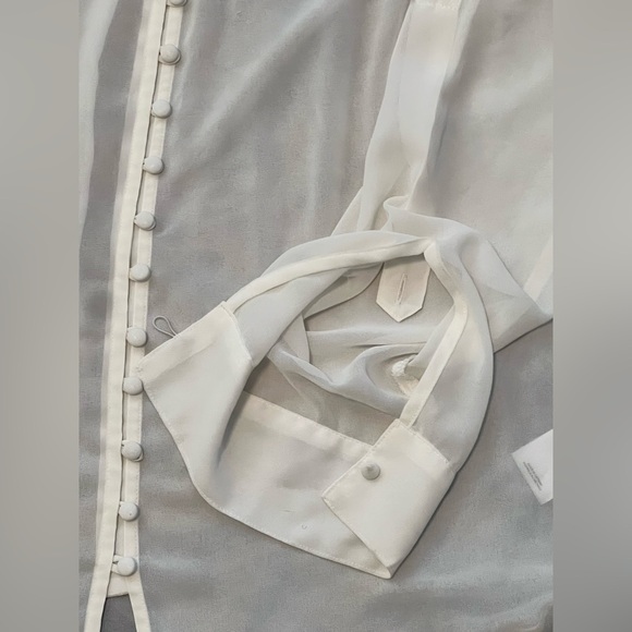 Express Portofino Slim Sheer Blouse - Picture 13 of 14